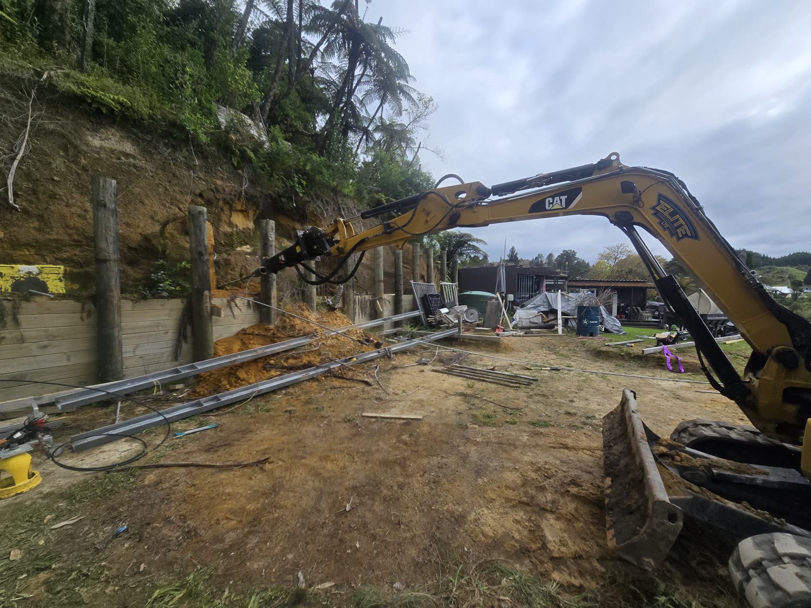 Anchor drilling in variable ground conditions